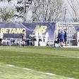 Vítor Baía assiste ao treino do FC Porto de preparação para a Champions
