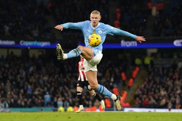 Manchester City vence Brentford e ultrapassa Arsenal (veja o golo)