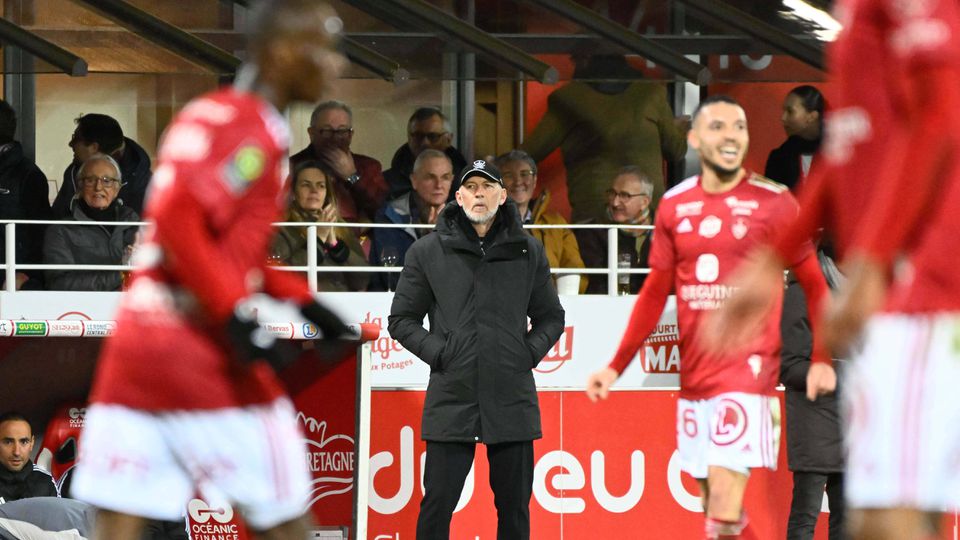 Treinador do Brest ataca UEFA: «Tentam eliminar clubes como o nosso»