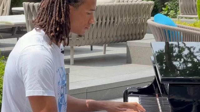 Zalazar não é o único: há mais um jogador a brilhar ao piano