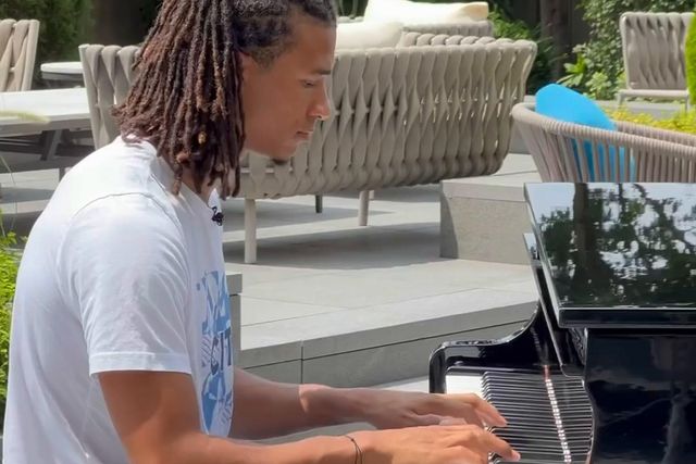 Zalazar não é o único: há mais um jogador a brilhar ao piano