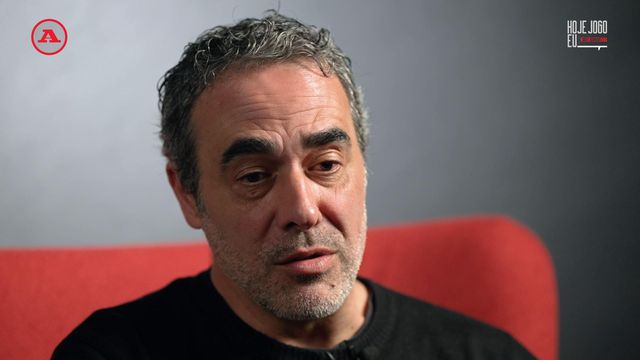 Hoje Jogo Eu: a 'carreira' de futebolista de Nélson Feiteirona