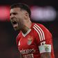 Otamendi, central do Benfica, a festejar durante um jogo