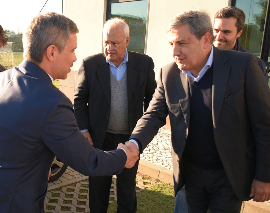 Horácio Antunes (ao centro), na companhia de Pedro Roxo e Fernando Gomes