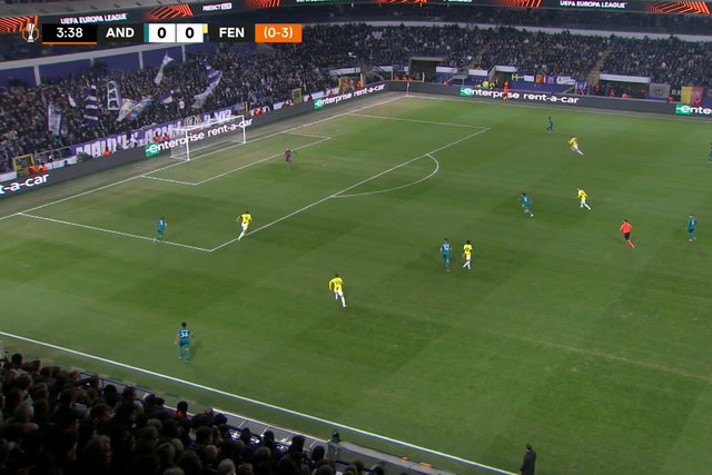 Bela prenda para Mourinho e En-Nesyri no golo do Fenerbahçe (vídeo)