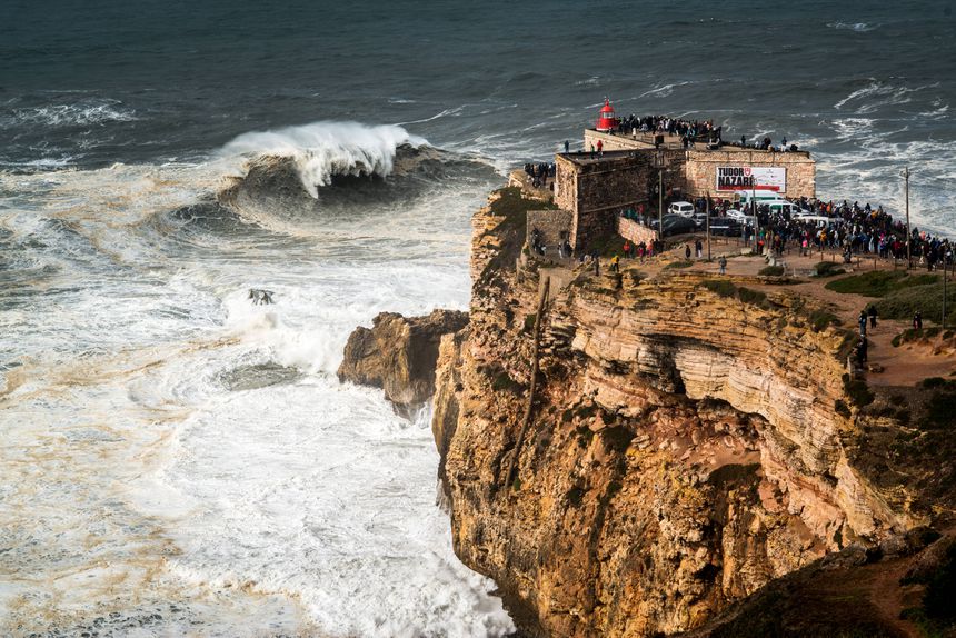 Forte agitação marítima coloca sete distritos do continente sob aviso laranja (Foto: IMAGO)