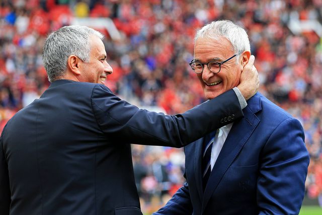 Mourinho cumprimenta Ranieri entre sorrisos