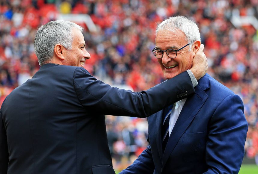 Mourinho cumprimenta Ranieri entre sorrisos