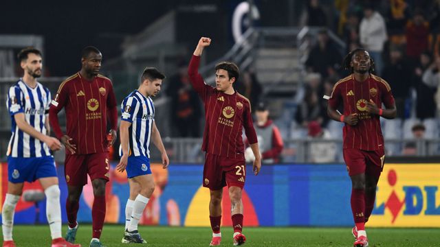 Dybala foi o melhor em campo no Roma-FC Porto