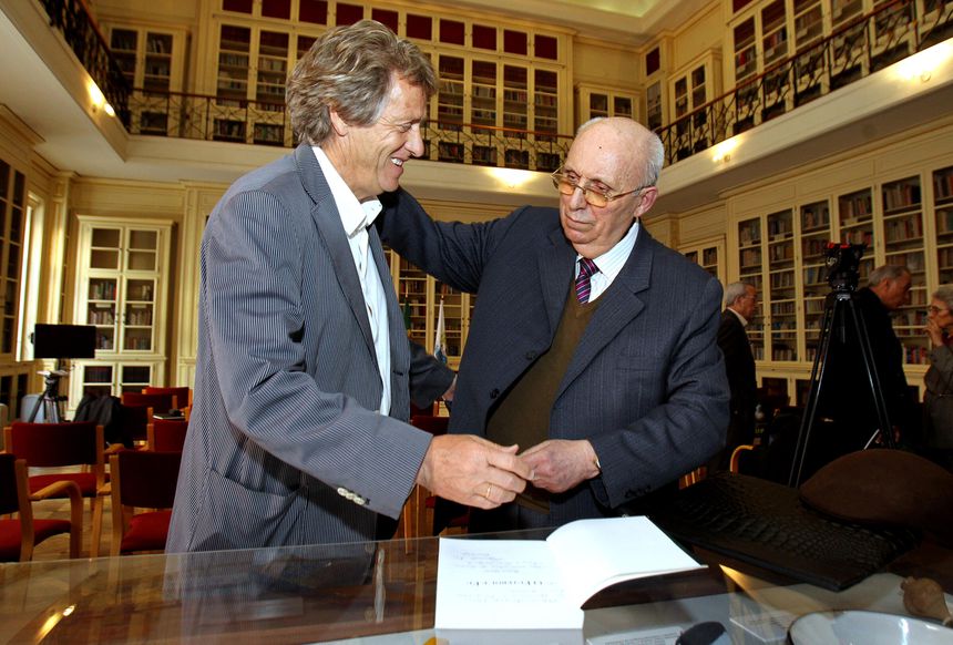 O Professor Manuel Sergio com Jorge Jesus, no lançamento do livro O FUTEBOL E EU, obra da autoria do Profesor Manuel Sérgio, em 2015