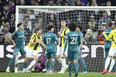 De central para central: Skriniar desvia, Akçiçek empata para o Fenerbahçe (vídeo)