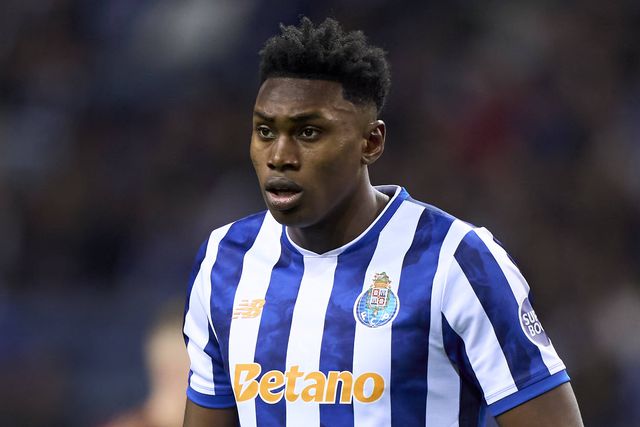 De bicicleta! Samu inaugurou o marcador em Roma com um golaço (vídeo)