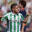 Vítor Roque faz o festejo do tigre para celebrar golo marcado pelo Betis ao celta de Vigo
