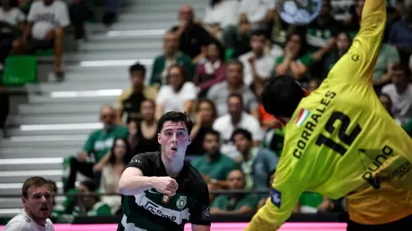 Andebol: Sporting perde em Veszprém (33-32)