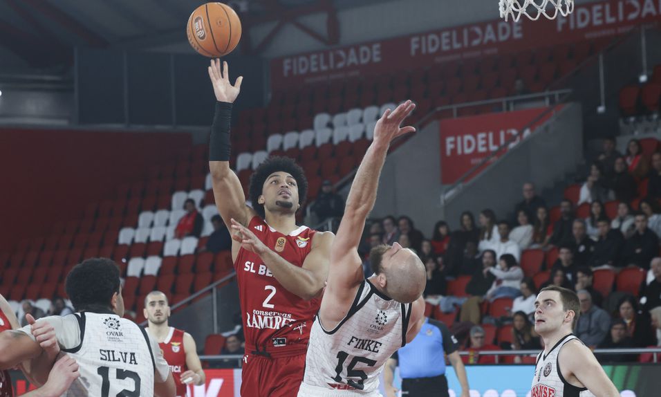 Justice Sueing somou oito pontos no triunfo do Benfica sobre a Ovarense