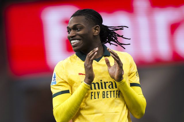 Rafael Leão com a camisola do Milan