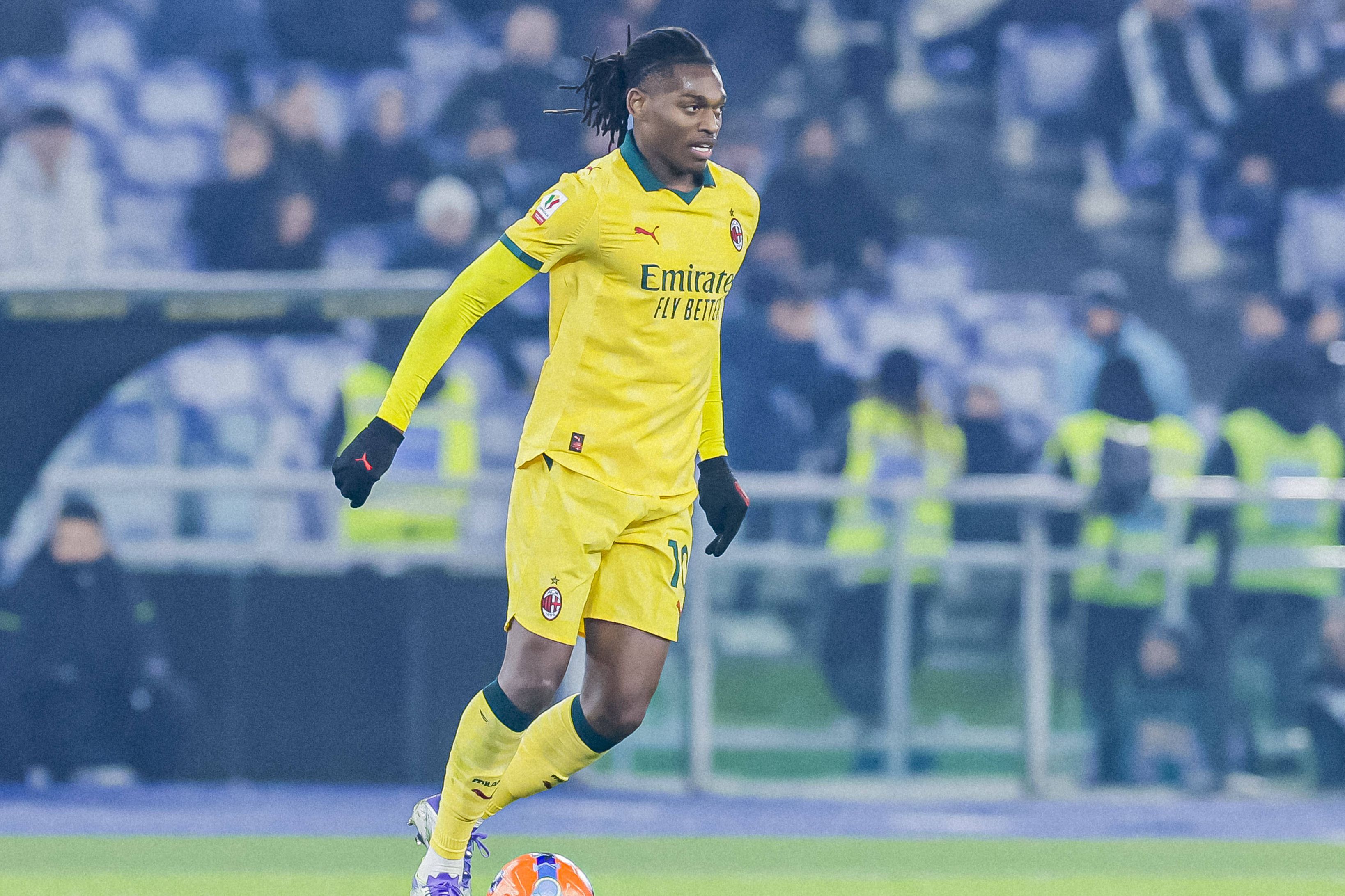 Rafael Leão com a camisola do Milan