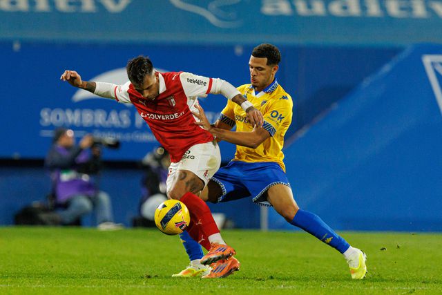 Estoril: Tsoungui de regresso, mas não para o eixo