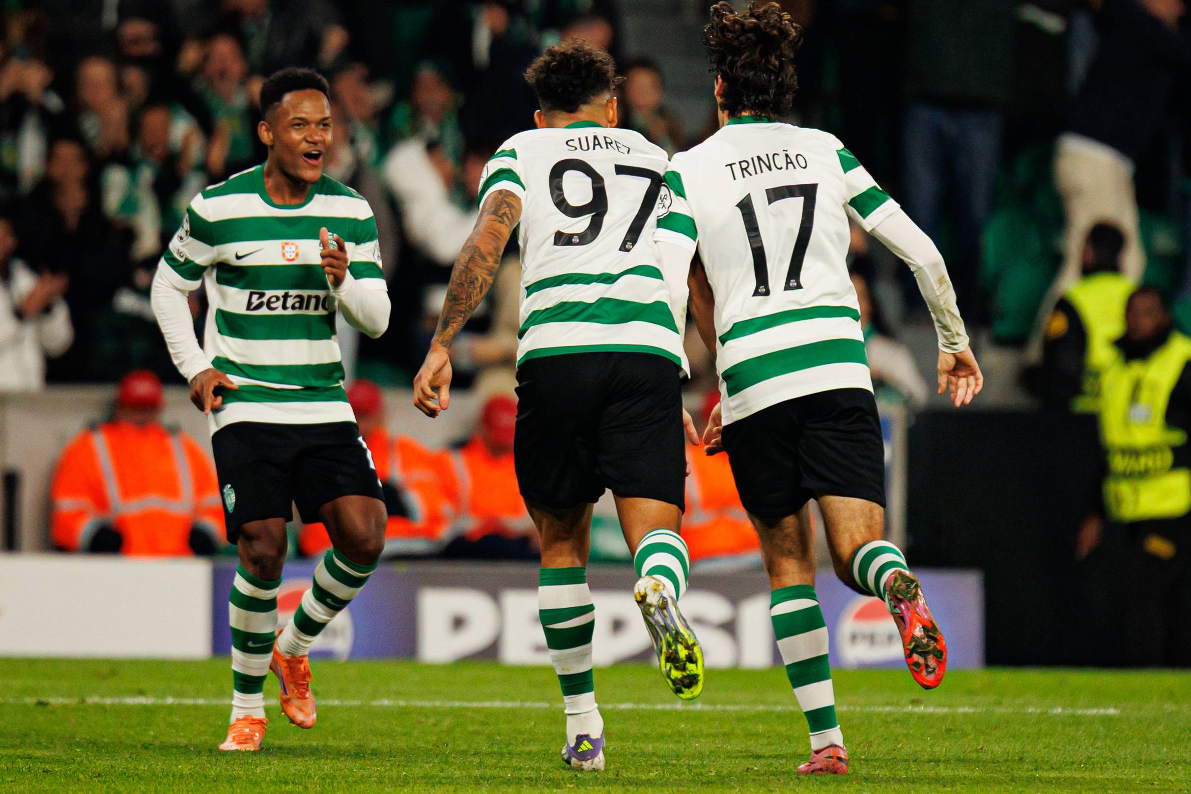 Geny Catamo, Trincão e Suárez são três lanças apontadas à baliza da equipa de Moreira de Cónegos - Foto: IMAGO