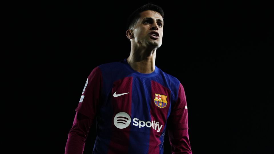 Barcelona confirma que Cancelo vai integrar os treinos da seleção