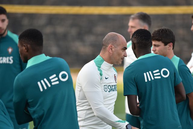 Seleção: 23 jogadores à disposição na véspera do jogo com a Suécia