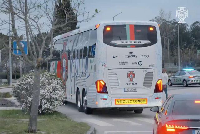 Já imaginou estar na estação de serviço e de repente... entrar a Seleção Nacional?