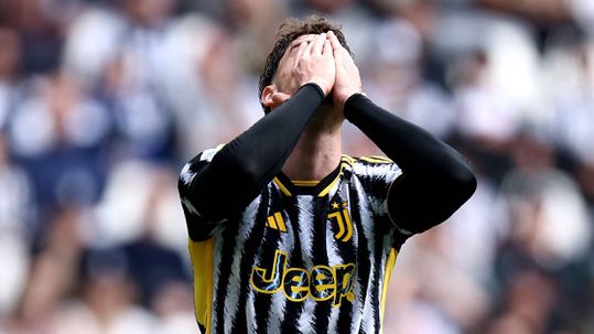 Vlahovic paga multa avultada à Juventus após expulsão por protestos