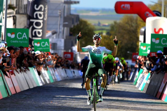 Volta ao Alentejo: Thomas Silva vence, Leitão dá dobradinha à Caja Rural