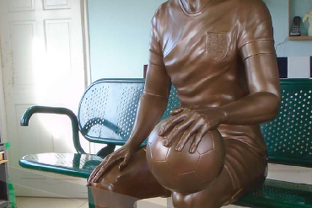 Estátua de homenagem a Harry Kane, por parte da Câmara Municipal de Waltham Forest, viu a luz do dia em março de 2024. Custou cerca de 8.500 euros - Foto: Big Issue