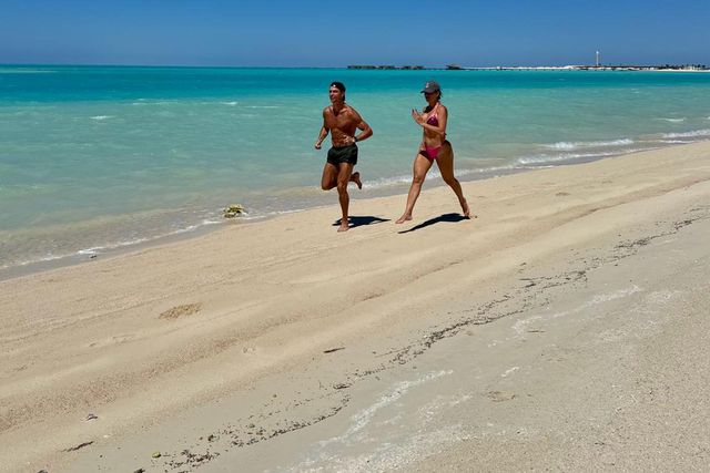 Cristiano Ronaldo na praia com a família antes de integrar a Seleção (fotos)