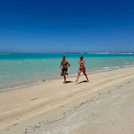 Cristiano Ronaldo na praia com a família antes de integrar a Seleção (fotos)