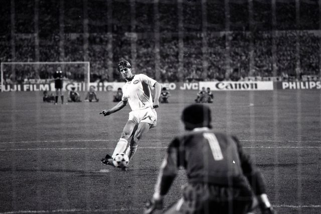 Kift vai marcar no desempate por penáltis na final da Taça dos Campeões Europeus entre Benfica e PSV