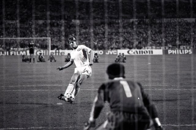 Kift vai marcar no desempate por penáltis na final da Taça dos Campeões Europeus entre Benfica e PSV