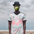 Bélgica revelou camisola alternativa para o Mundial, com inspiração em René Magritte - Foto: Federação Belga de Futebol/Instagram
