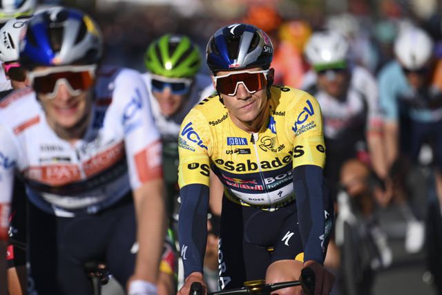 Rival de João Almeida na Catalunha está retido num vulcão e pode falhar corrida