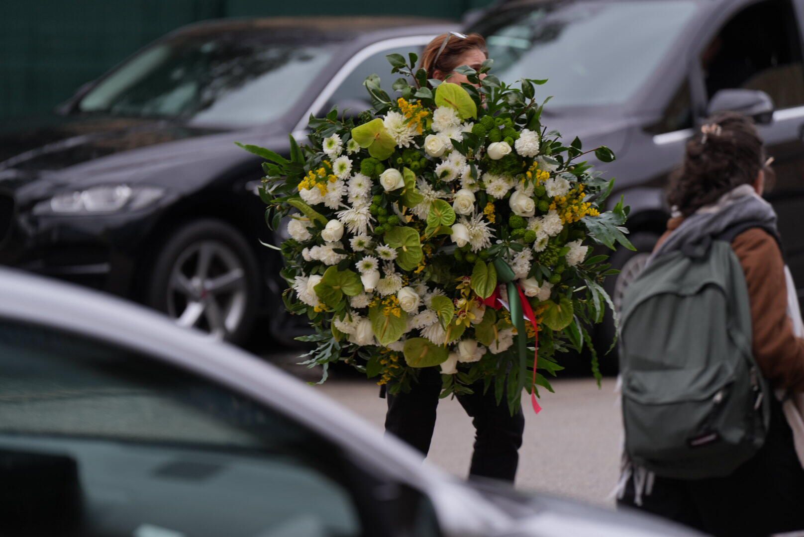 A coroa de flores para Silvino (Foto: Maycon Quiozini)