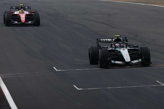 Hamilton acusa Mercedes de regressar ao proibido 'modo festa' do motor