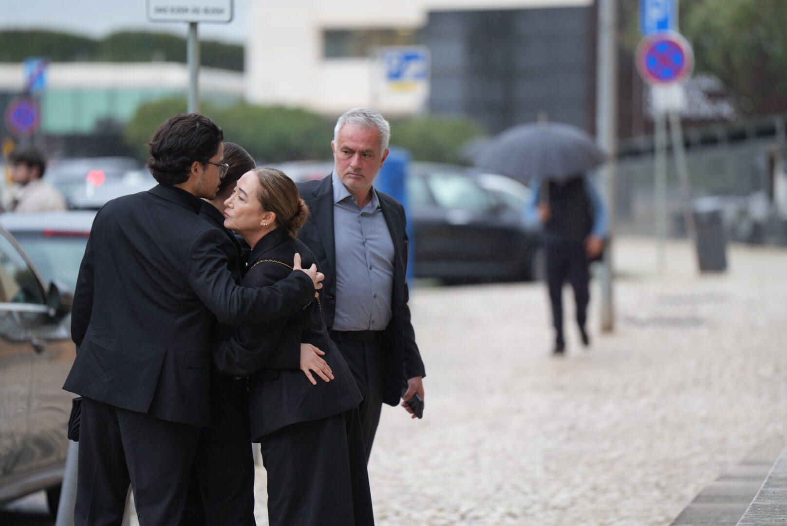 José Mourinho no velório de Silvino (Foto: Maycon Quiozini)