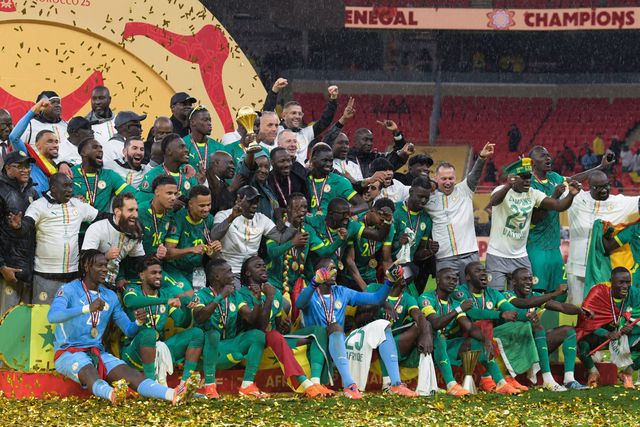 Jogadores do Senegal a festejarem a conquista do CAN em Marrocos