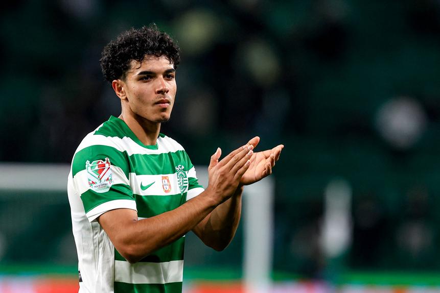 João Simões, médio de 19 anos do Sporting