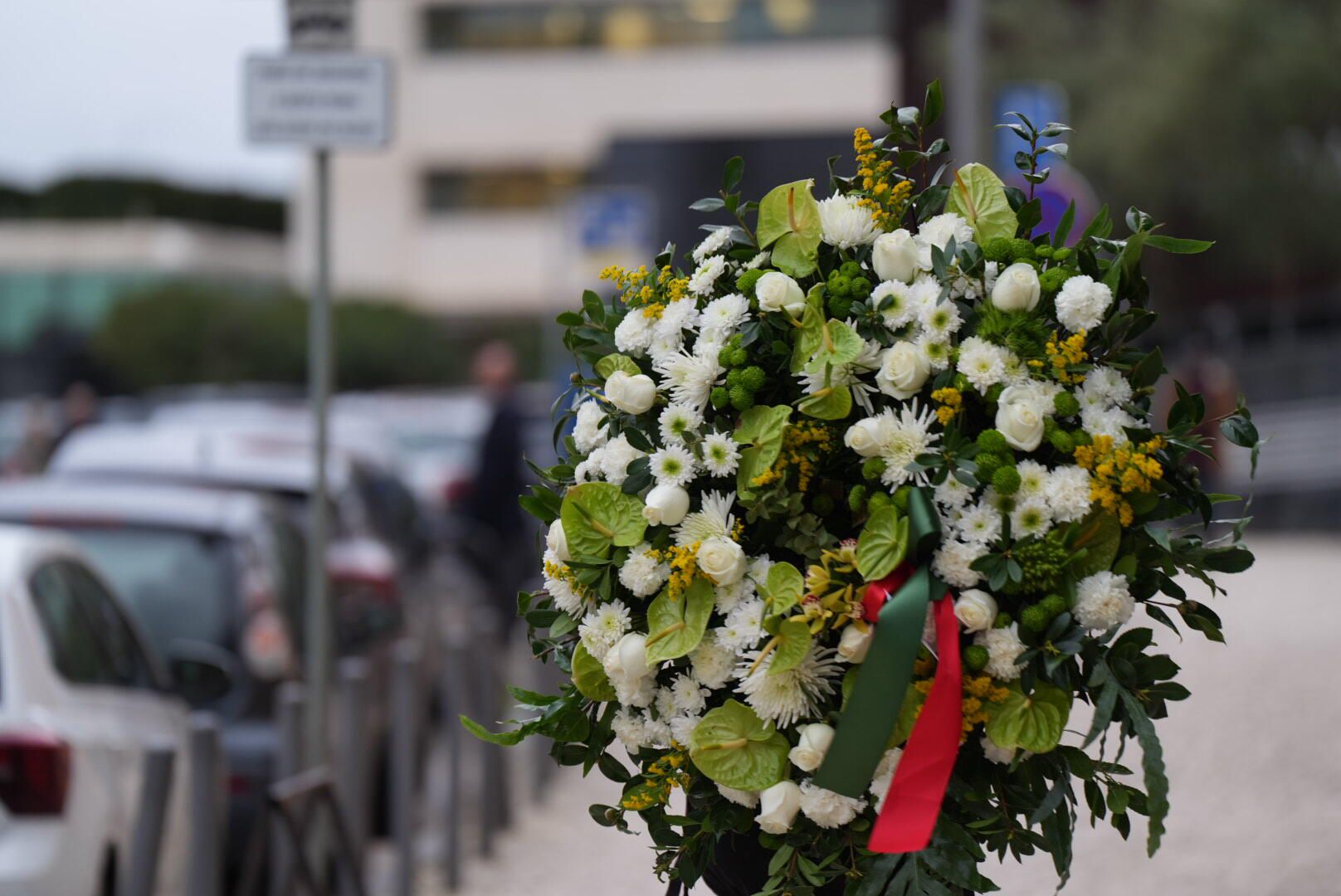 A coroa de flores para Silvino (Foto: Maycon Quiozini)