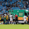 Marlon, jogador do Grêmio, lesionou-se gravemente