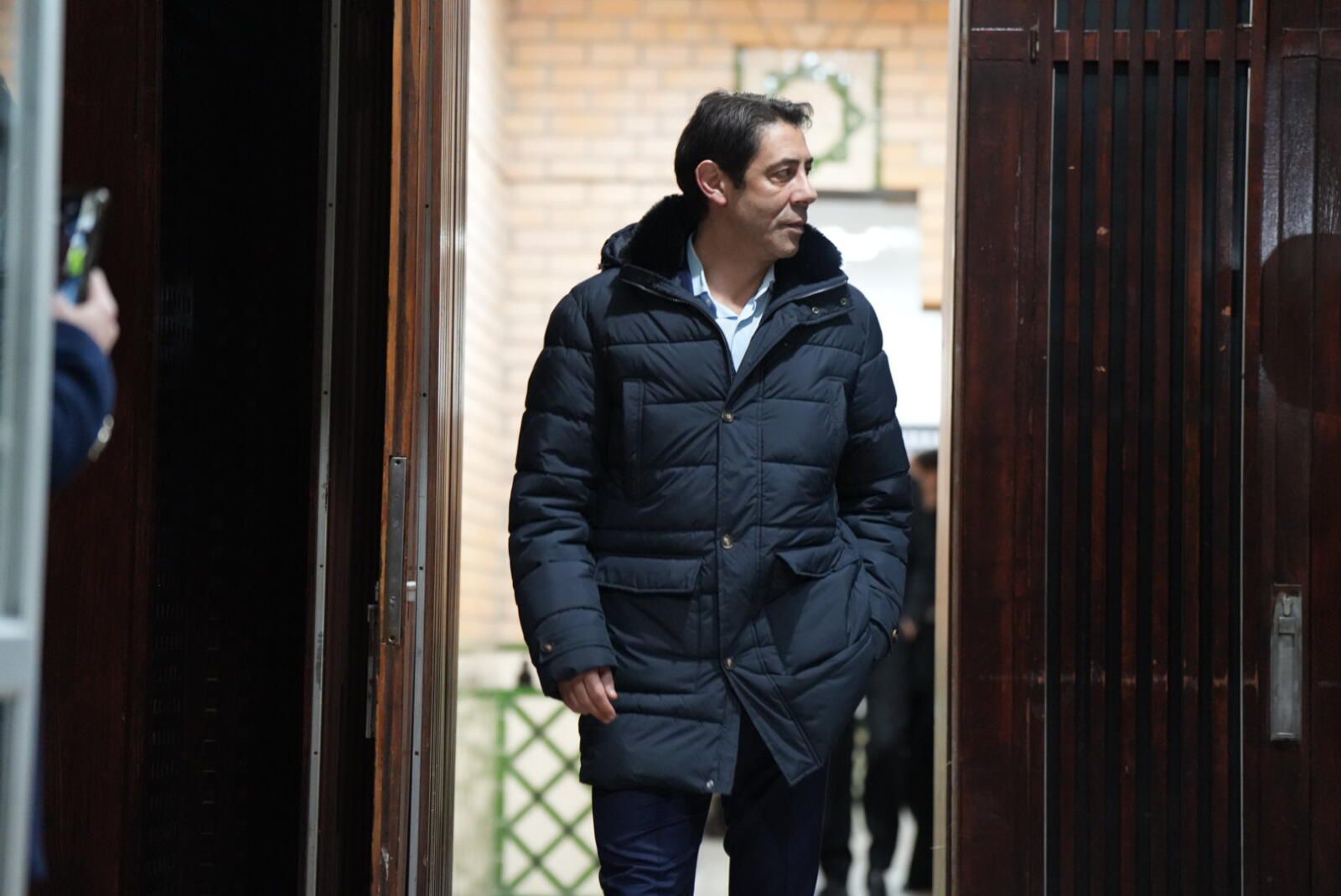 Rui Costa à saída do velório de Silvino (Foto: Maycon Quiozini)