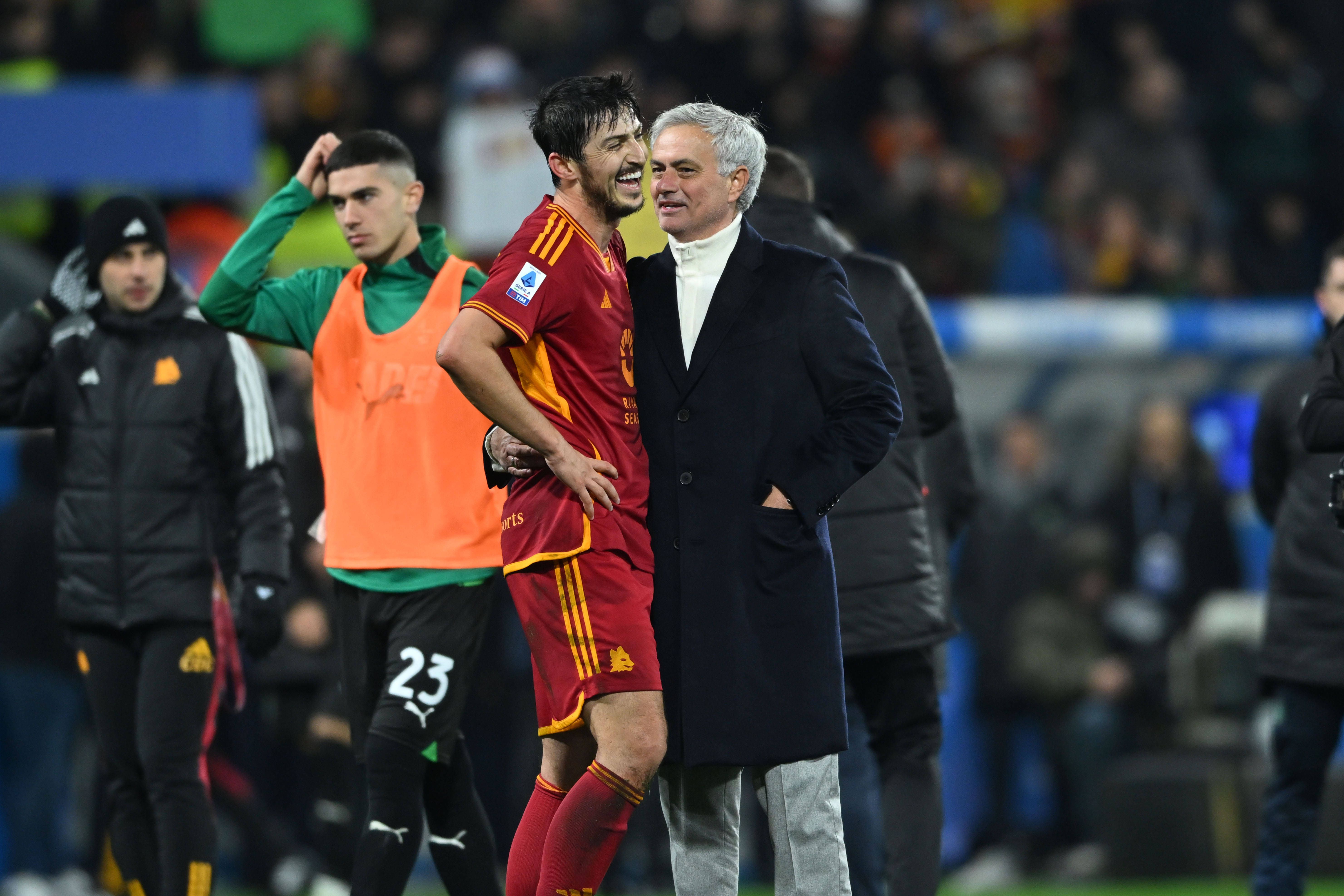 Jose Mourinho com o seu antigo jogador na Roma, Sardar Azmoun