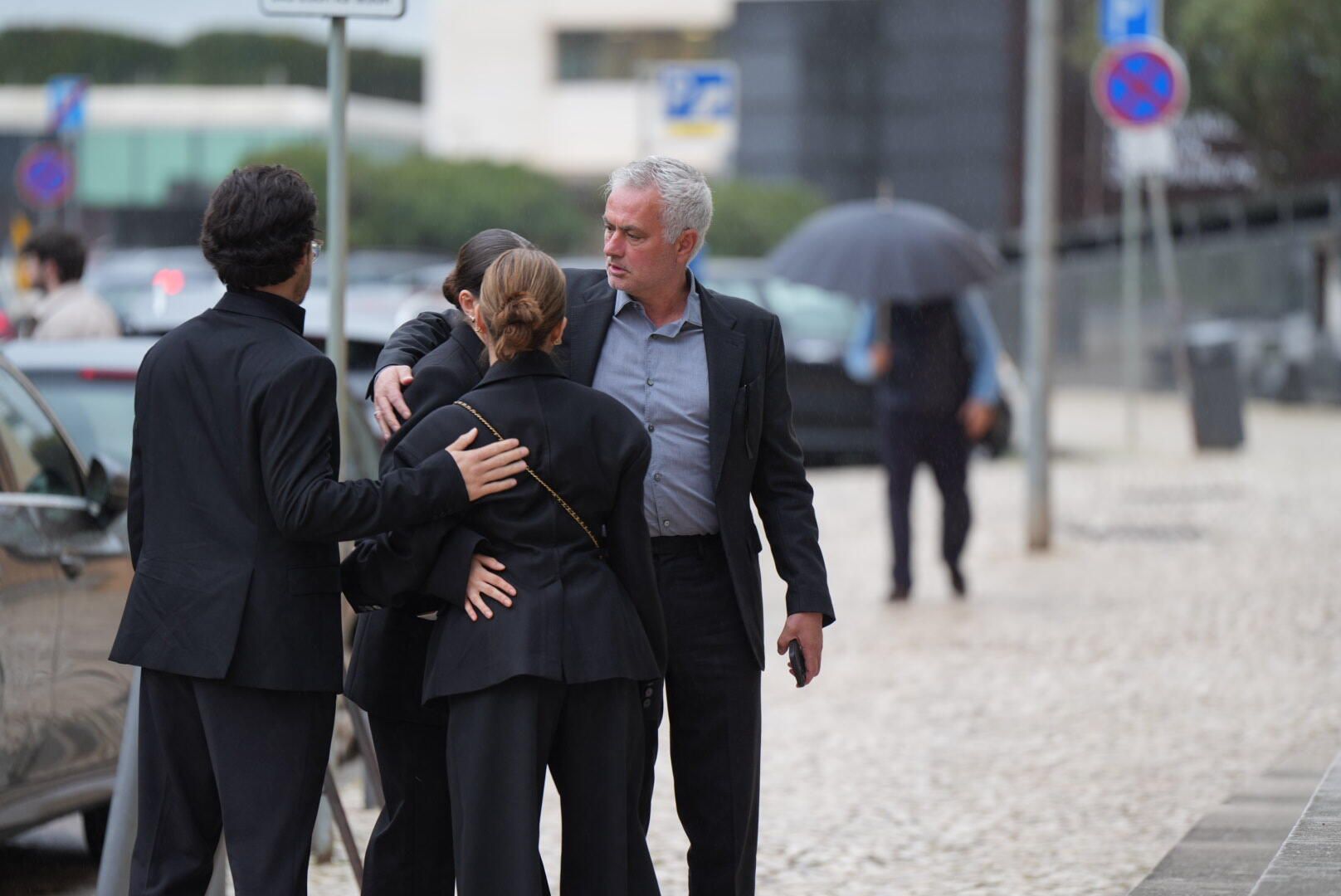 José Mourinho no velório de Silvino (Foto: Maycon Quiozini)