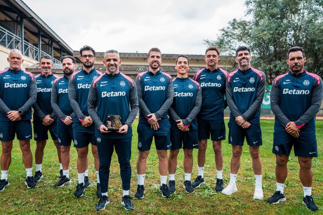 Rui Borges partilhou com os restantes elementos da equipa técnica o prémio de treinador do mês de fevereiro (Foto Liga Portugal)