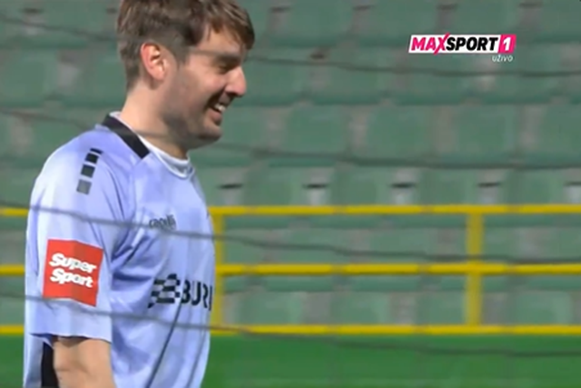 VÍDEO: a quem se atribui agora o golo? Até o guarda-redes sorriu