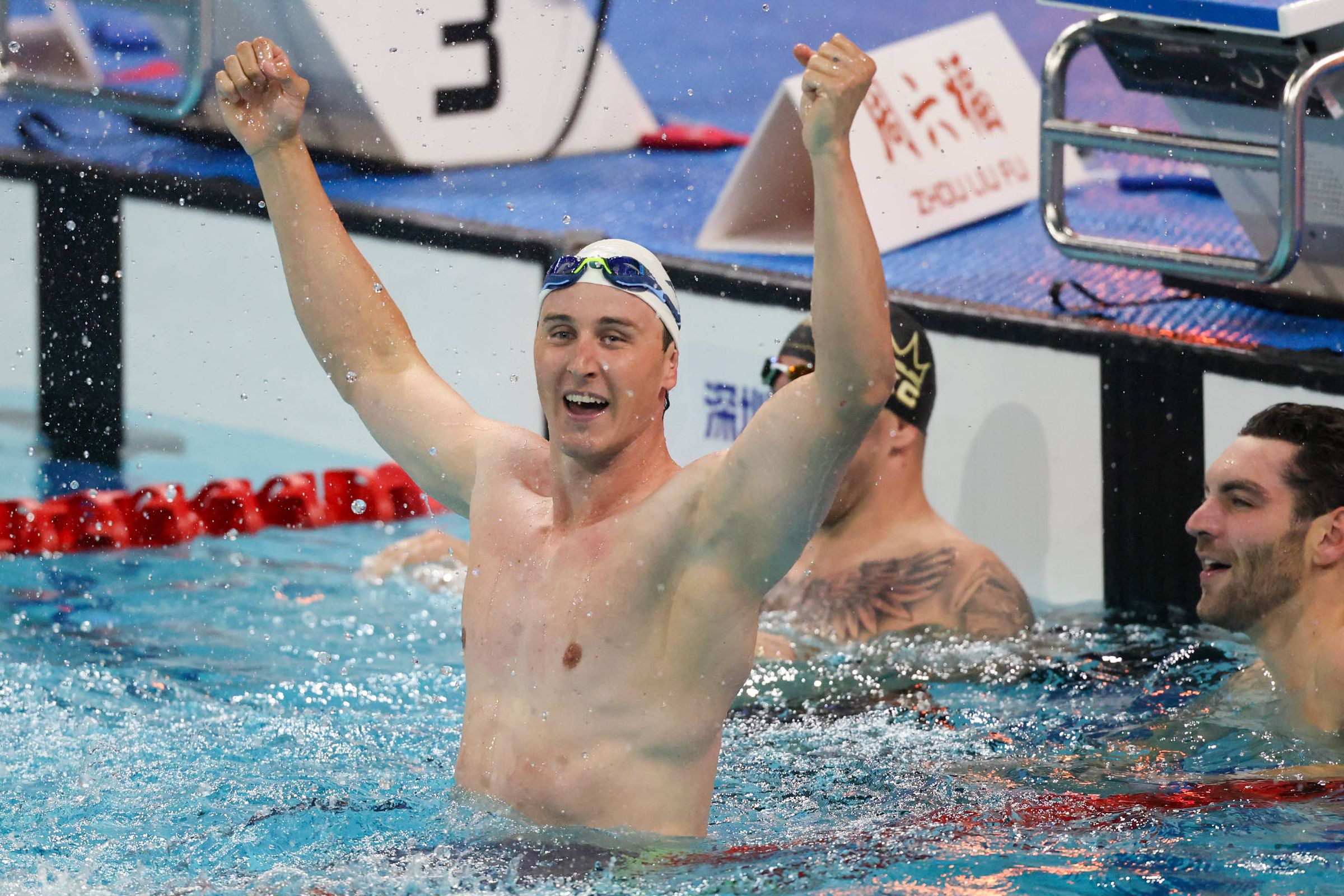 Cameron McEvoy celebra o feito em Shenzhen     Fotografia Imago
