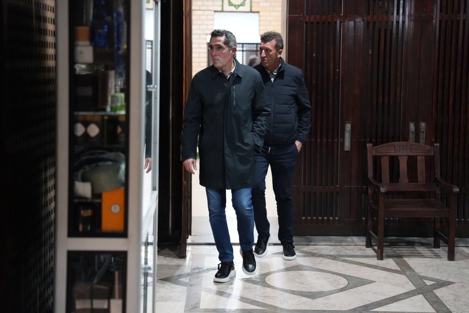 Dimas e Paulo Madeira no velório de Silvino (Foto: Maycon Quiozini)