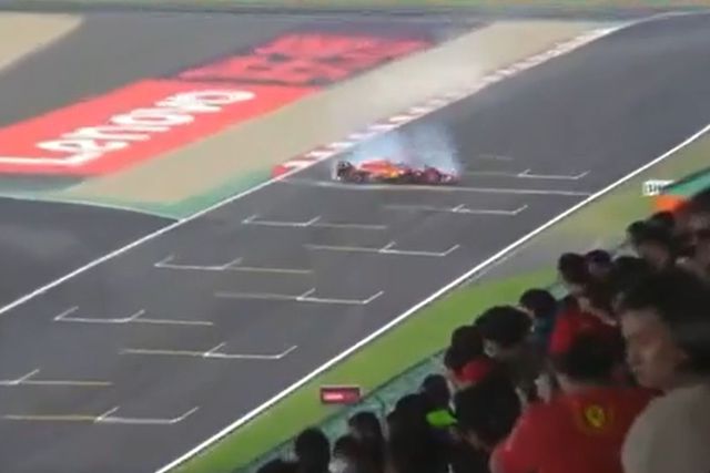 Vídeo: Despiste de Sainz e bandeira vermelha na qualificação do GP da China